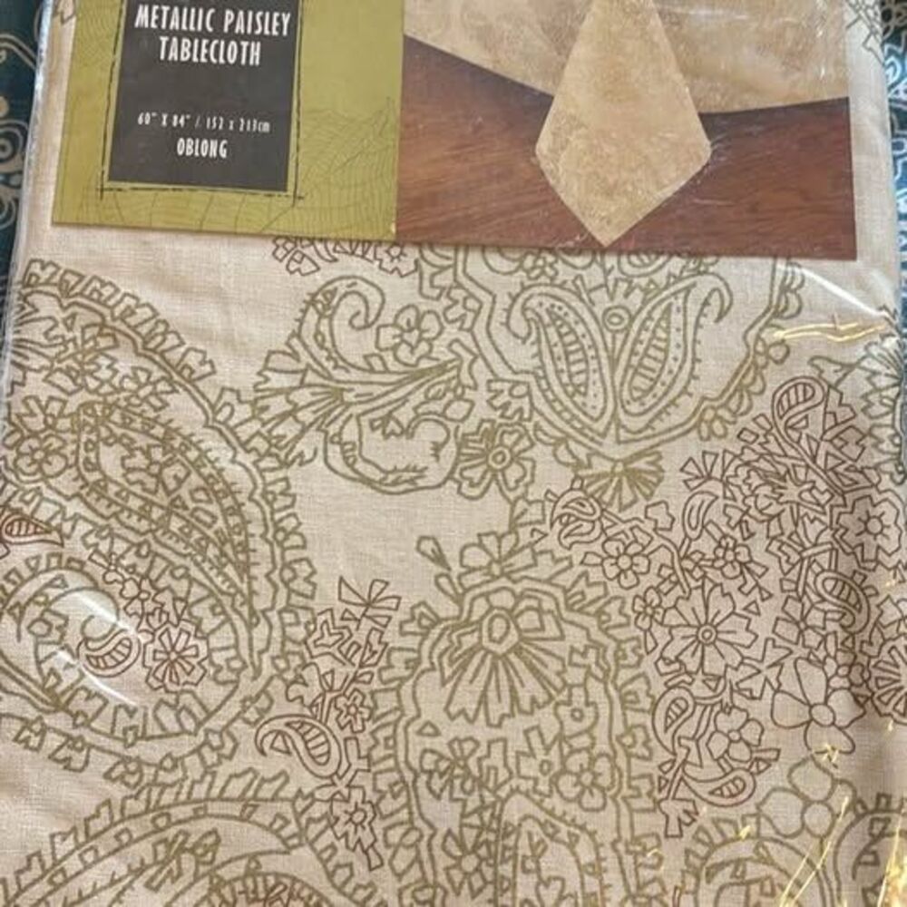 INDIA HARVEST Metallic Paisley Oblong Tablecloth 60X84 Linen Cotton Dinner Party
